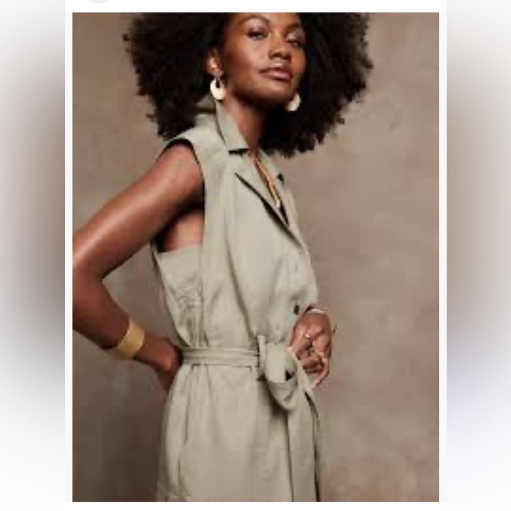 Banana Republic Sleeveless Belted Blazer Jacket in Light Beige - Picture 3 of 16